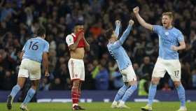 3个信号太意外！穆里尼奥阴影下阿莫林绝地求生，曼联更衣室暗流涌动